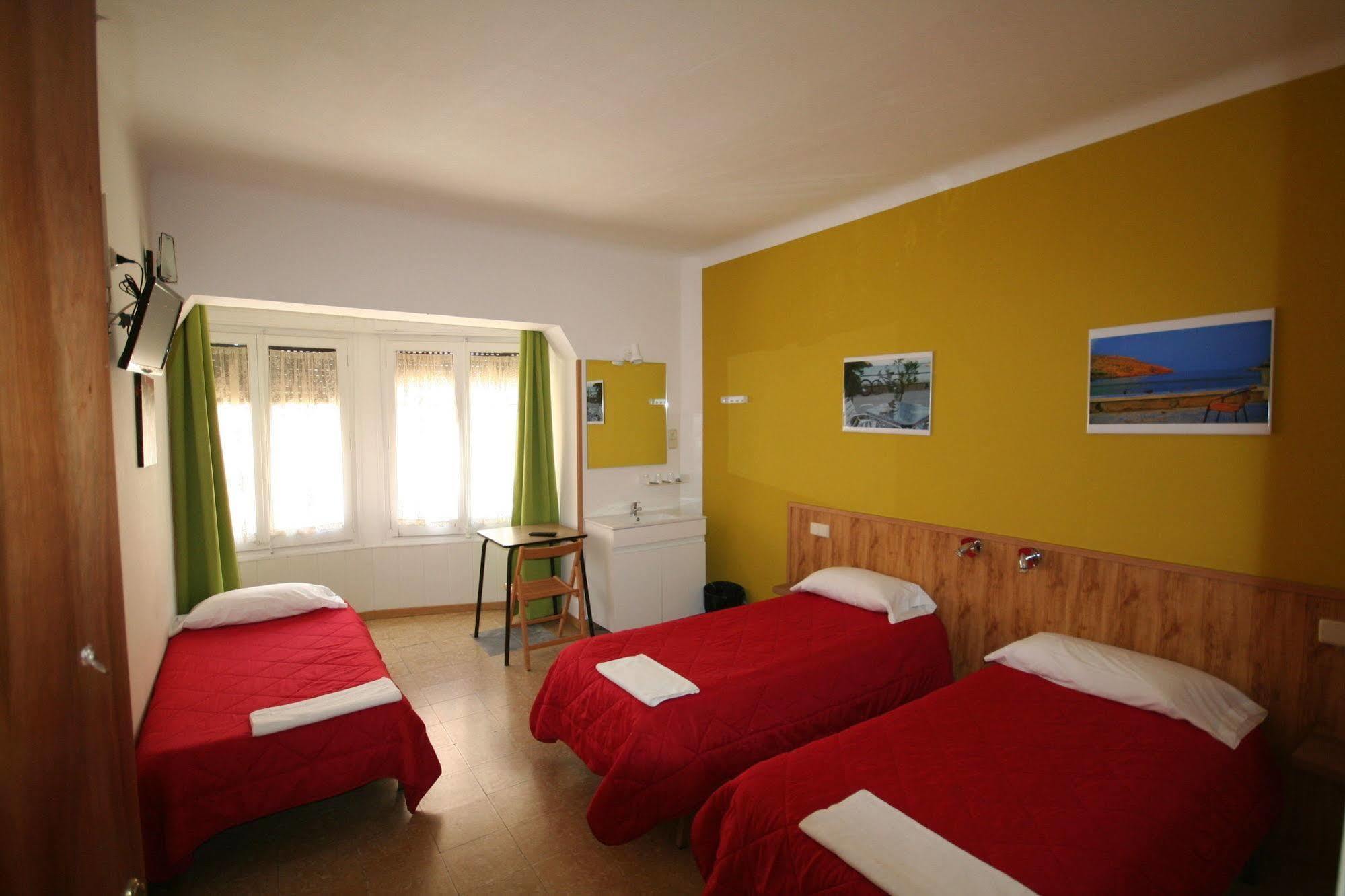 Hostal Juventus ปอร์ตเบา ภายนอก รูปภาพ