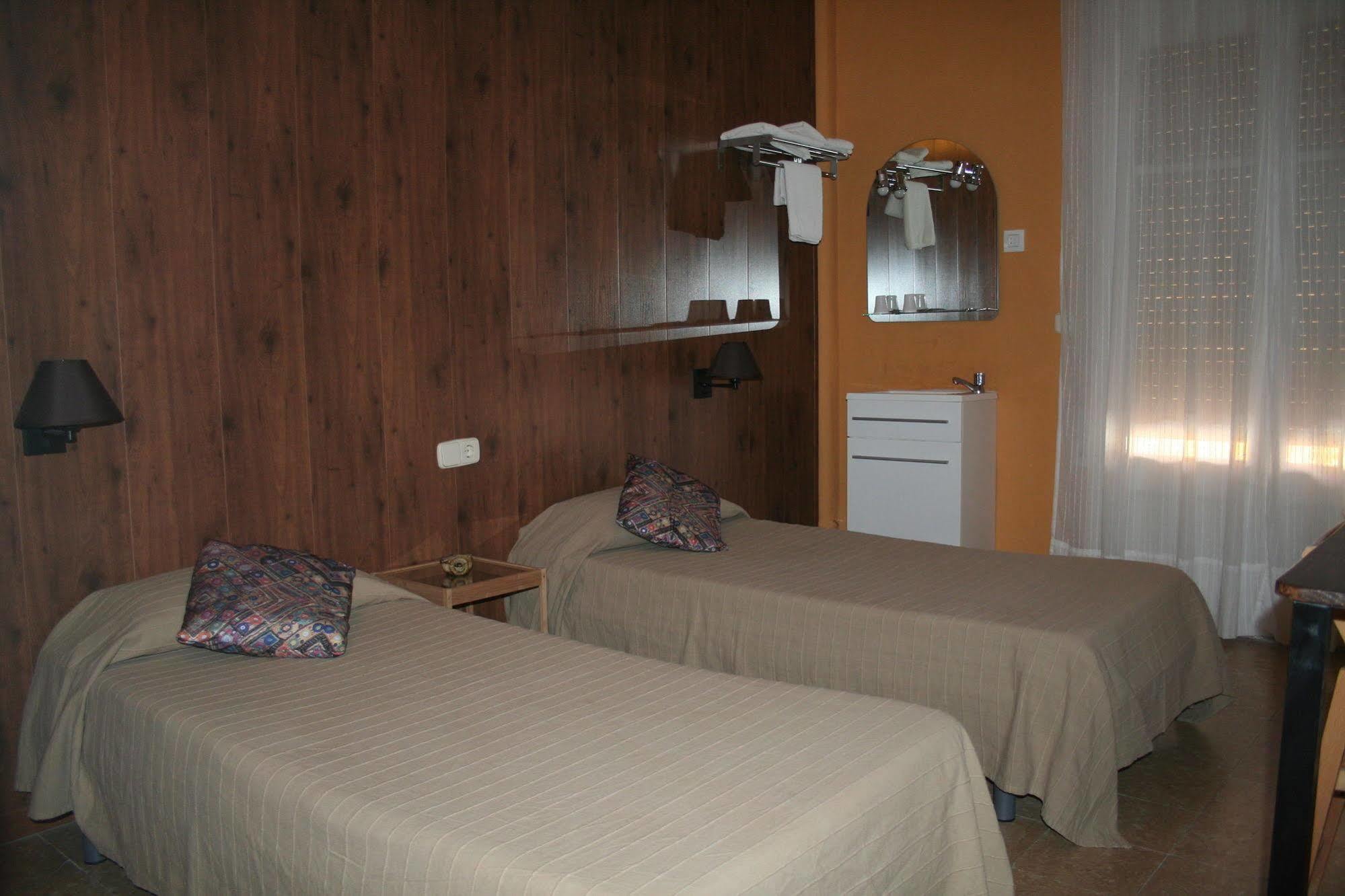 Hostal Juventus ปอร์ตเบา ภายนอก รูปภาพ