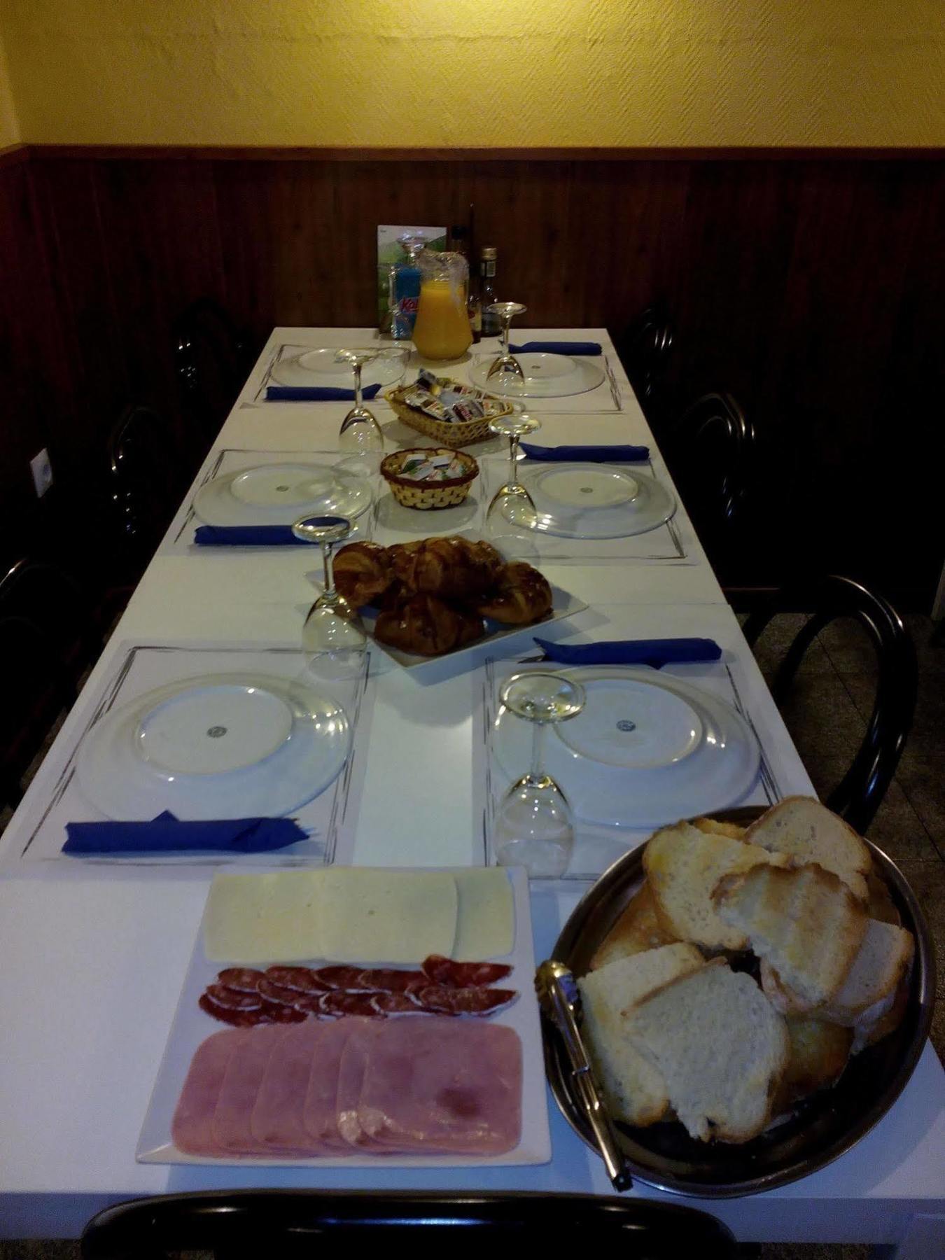 Hostal Juventus ปอร์ตเบา ภายนอก รูปภาพ